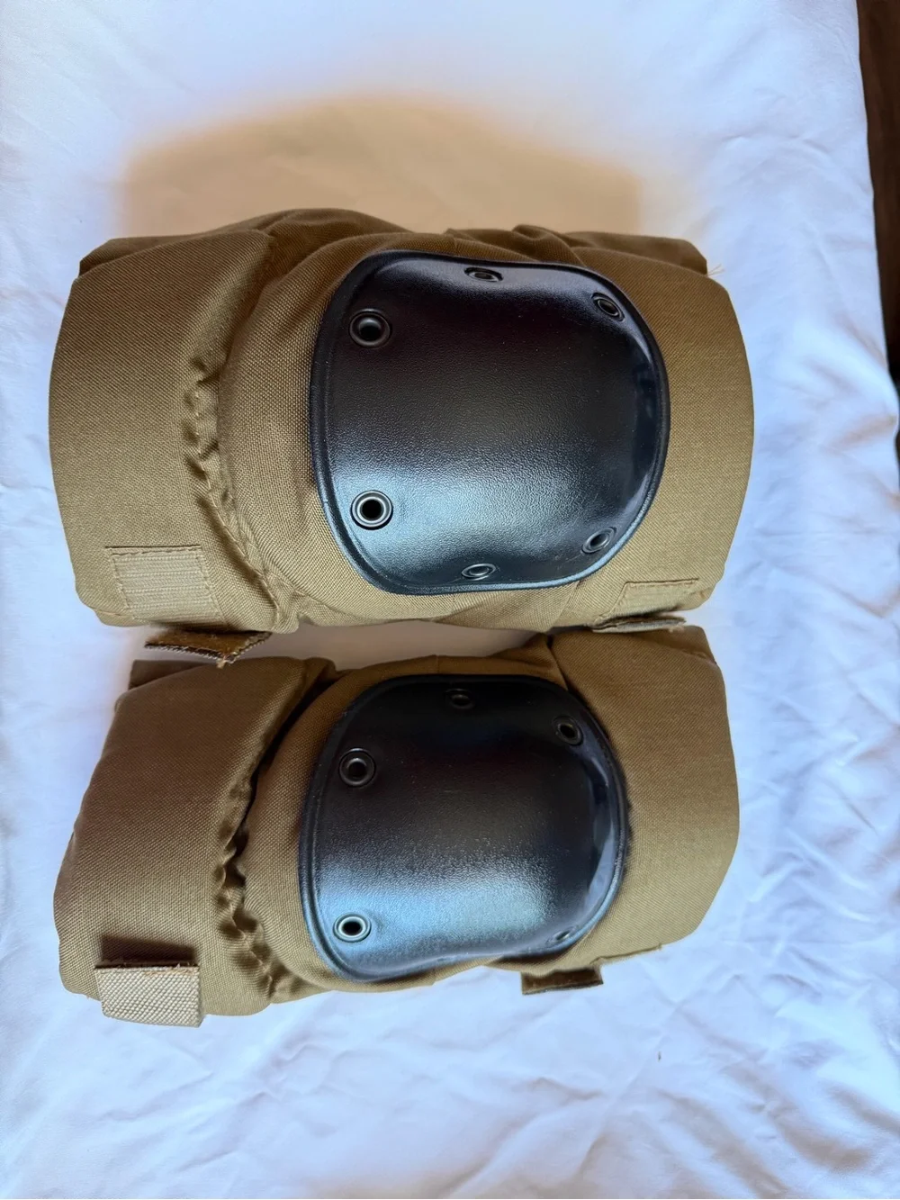 Tactical Protective Knee Pads in Brown